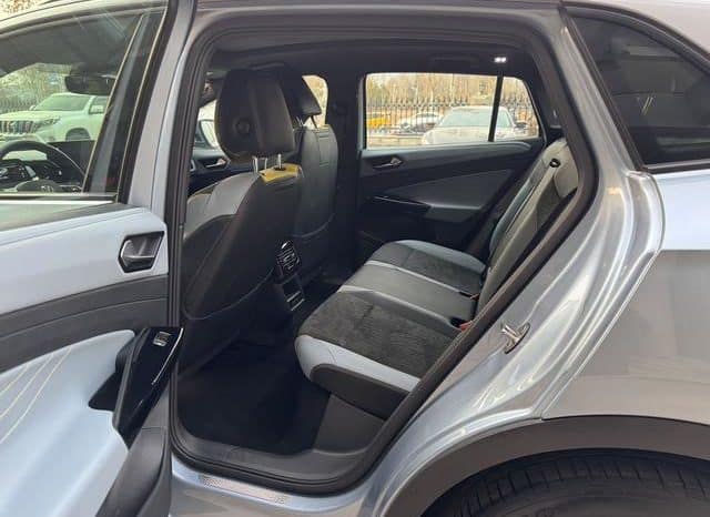 
								Volkswagen ID.4 X, 2022 full									