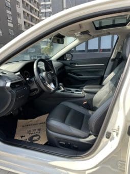 
										Nissan Altima (VI), 2021 full									