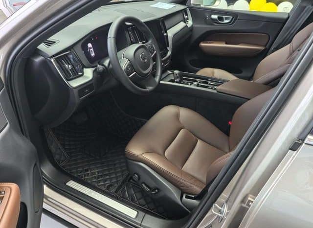 
								Volvo XC60, 2023 full									