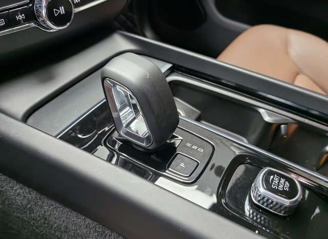 
								Volvo XC60, 2023 full									