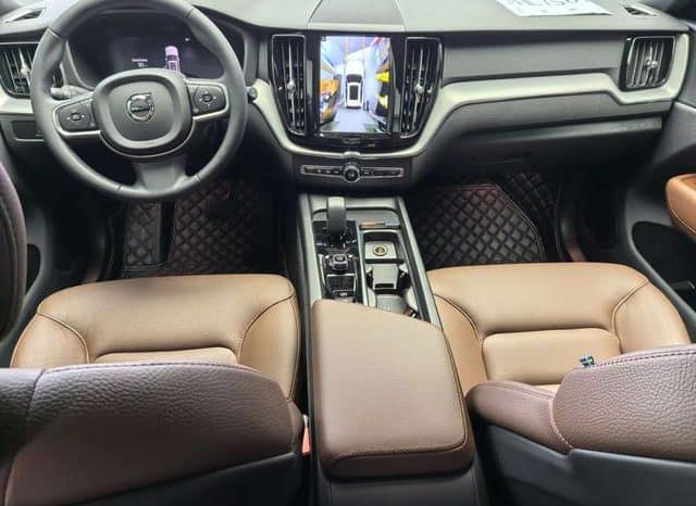 
								Volvo XC60, 2023 full									