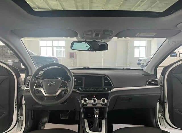 
								Hyundai Elantra (VI), 2020 full									