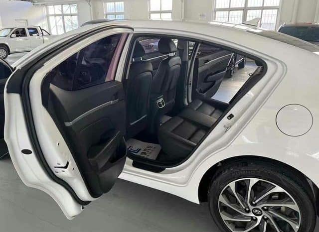 
								Hyundai Elantra (VI), 2020 full									