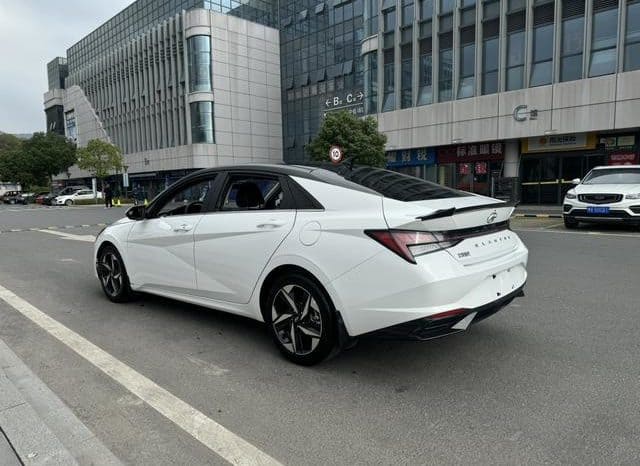 
								Hyundai Elantra (VII), 2023 full									