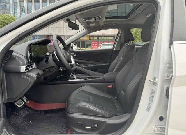 
								Hyundai Elantra (VII), 2023 full									