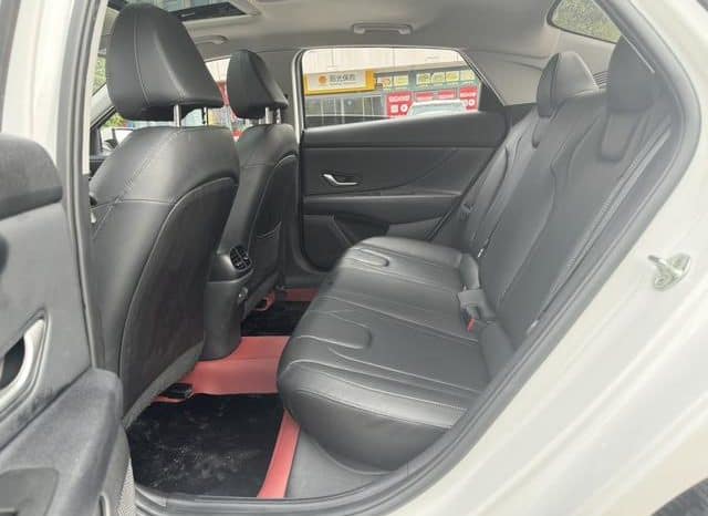 
								Hyundai Elantra (VII), 2023 full									