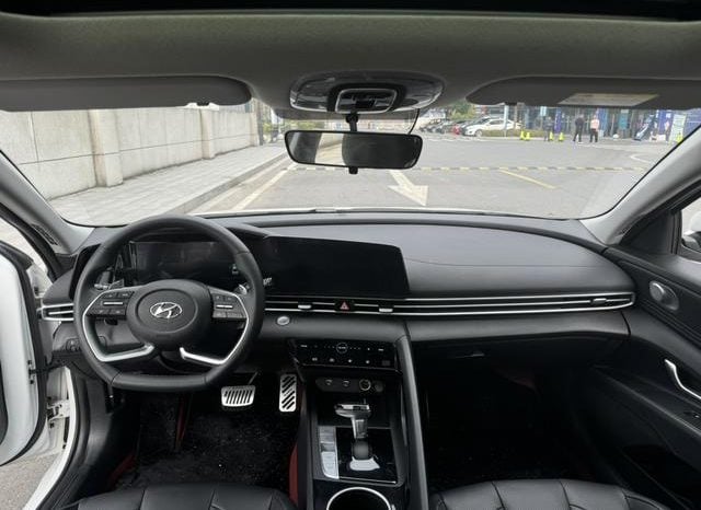 
								Hyundai Elantra (VII), 2023 full									