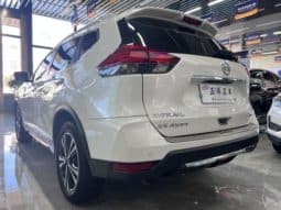 
										Nissan X-Trail (III), 2020 full									