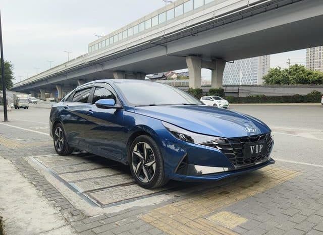 
								Hyundai Elantra (VII), 2022 full									