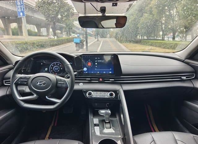 
								Hyundai Elantra (VII), 2022 full									