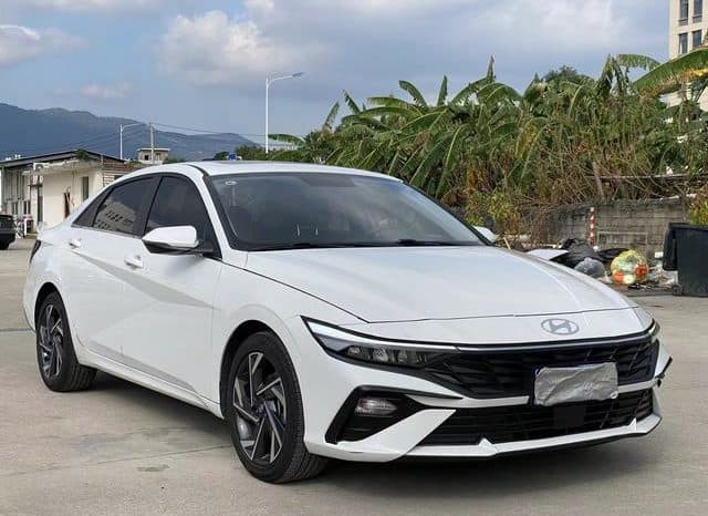 
								Hyundai Elantra (VII), 2024 full									