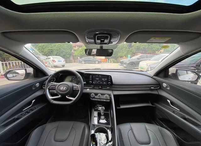 
								Hyundai Elantra (VII), 2024 full									