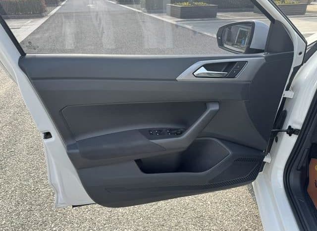 
								Volkswagen Polo (IV), 2020 full									