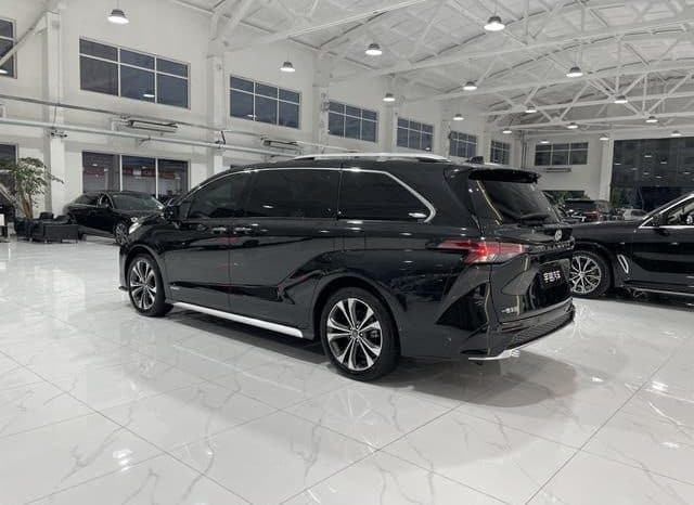
								Toyota Granvia, 2024 full									