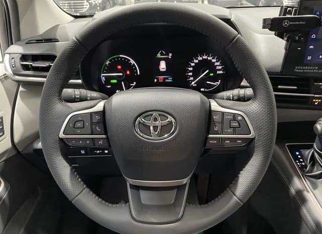 
								Toyota Granvia, 2024 full									