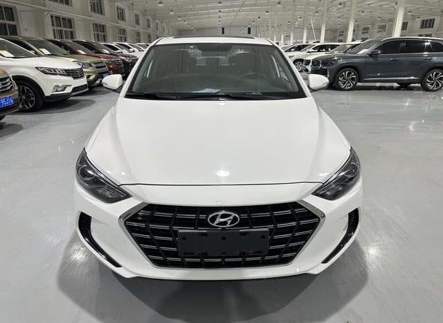 
								Hyundai Elantra (VI), 2020 full									