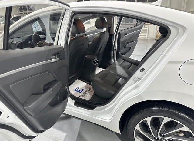 
								Hyundai Elantra (VI), 2020 full									