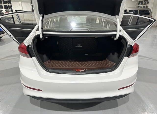
								Hyundai Elantra (VI), 2020 full									