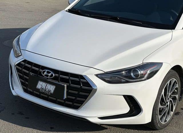
								Hyundai Elantra (VI), 2020 full									