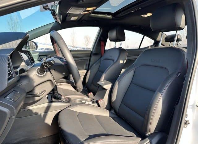 
								Hyundai Elantra (VI), 2020 full									