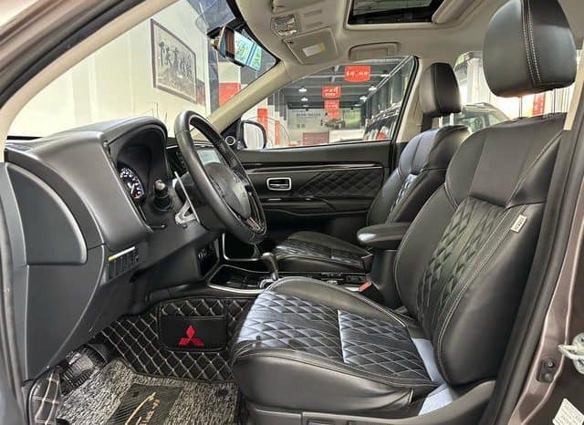 
								Mitsubishi Outlander II, 2022 full									