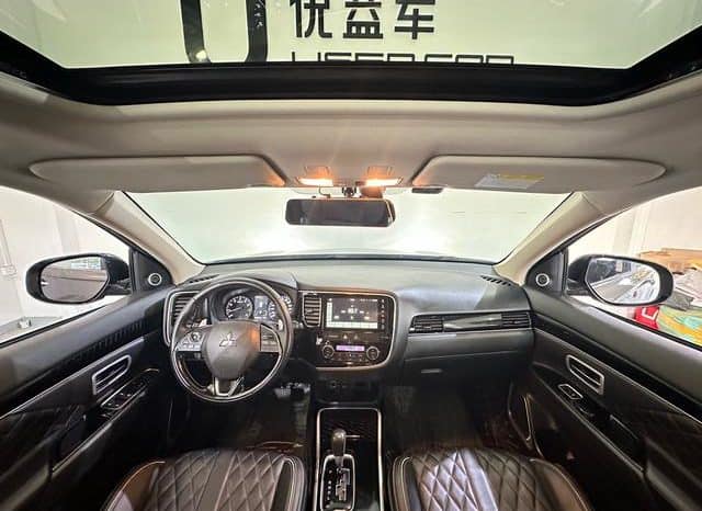 
								Mitsubishi Outlander II, 2022 full									