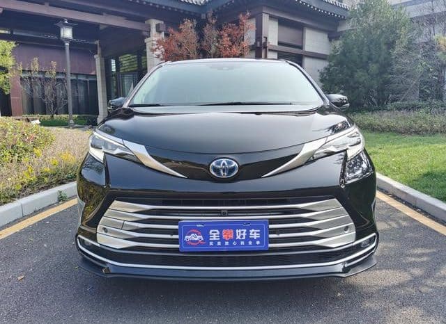 
								Toyota Sienna, 2022 full									