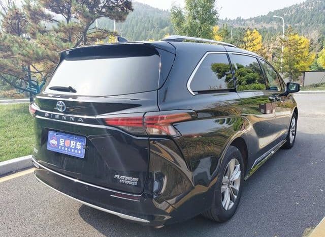 
								Toyota Sienna, 2022 full									