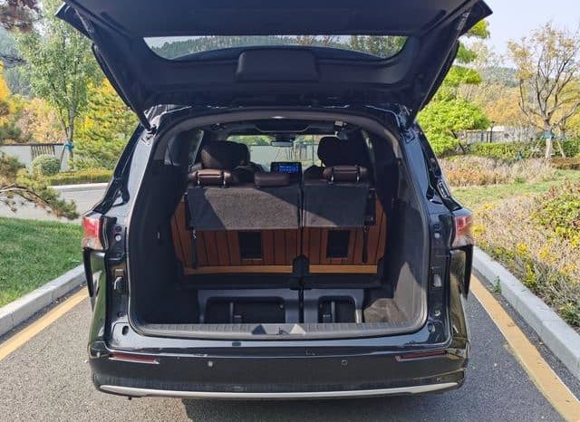 
								Toyota Sienna, 2022 full									