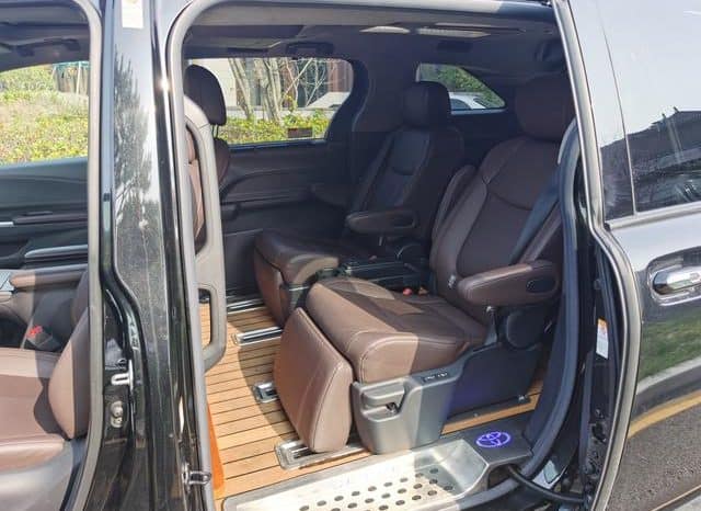 
								Toyota Sienna, 2022 full									