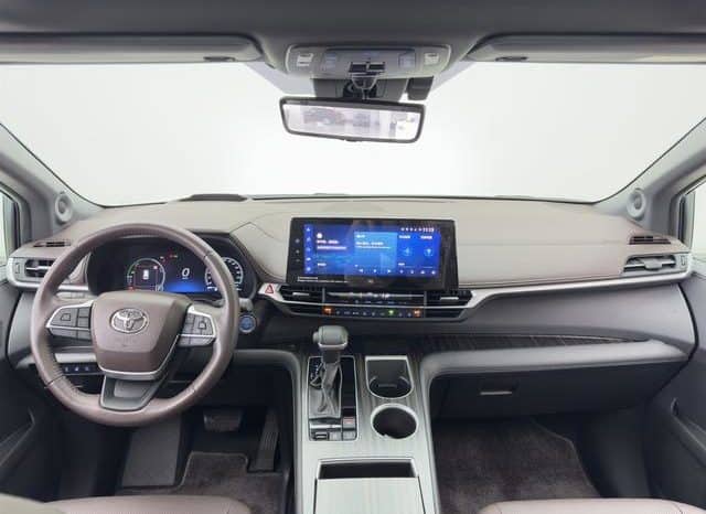
								Toyota Sienna, 2022 full									