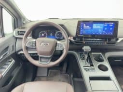 
										Toyota Sienna, 2022 full									