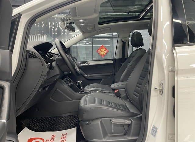 
								Volkswagen Touran L, 2022 full									