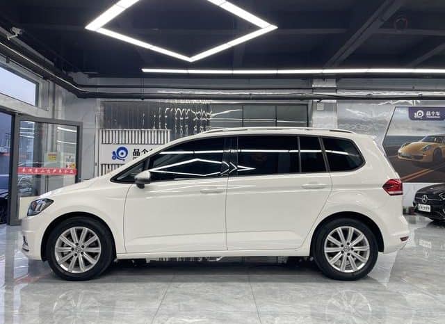 
								Volkswagen Touran L, 2022 full									