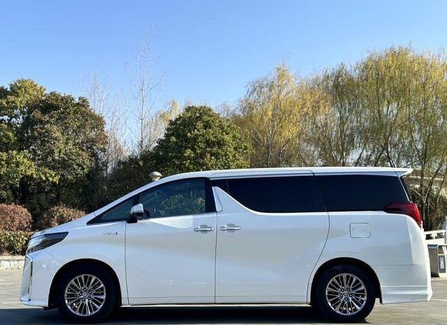 
								Toyota Vellfire (II), 2020 full									