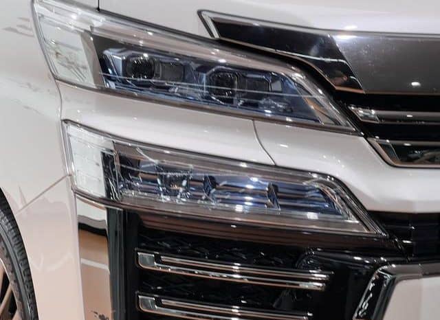 
								Toyota Vellfire, 2021 full									