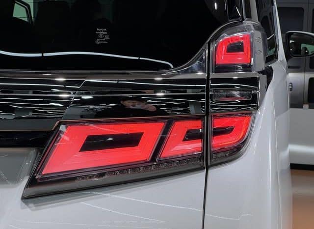 
								Toyota Vellfire, 2021 full									