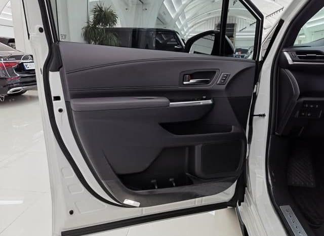 
								Toyota Granvia, 2023 full									