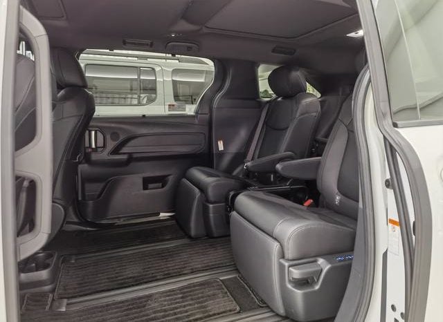 
								Toyota Granvia, 2023 full									