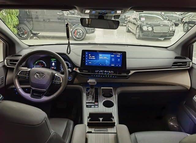 
								Toyota Granvia, 2023 full									