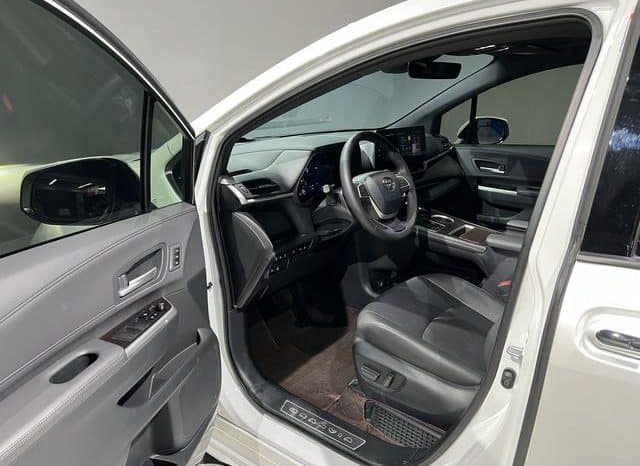 
								Toyota Granvia, 2024 full									