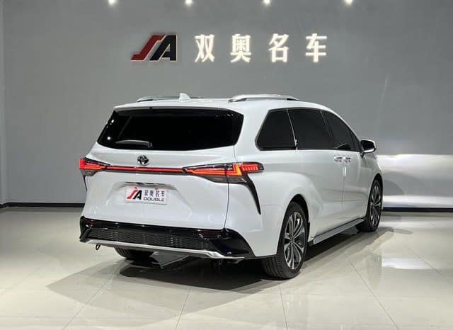 
								Toyota Granvia, 2024 full									