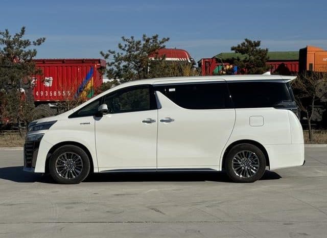 
								Toyota Vellfire, 2022 full									