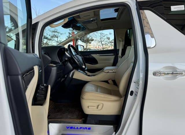 
								Toyota Vellfire, 2022 full									