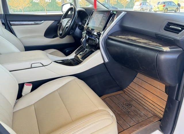 
								Toyota Vellfire, 2022 full									