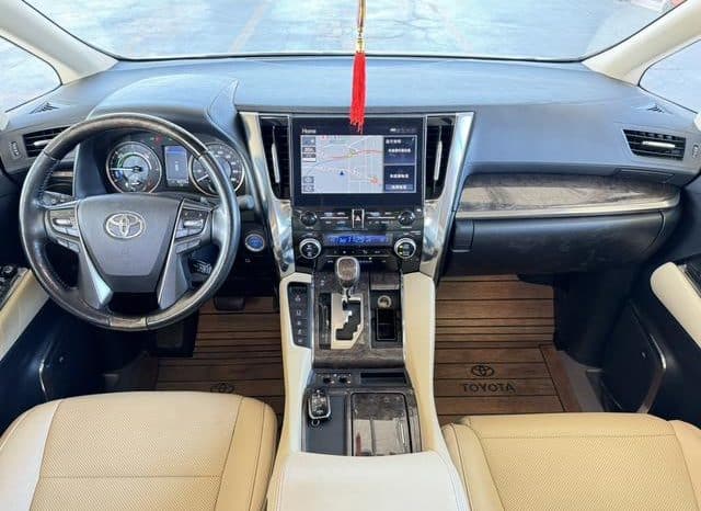 
								Toyota Vellfire, 2022 full									