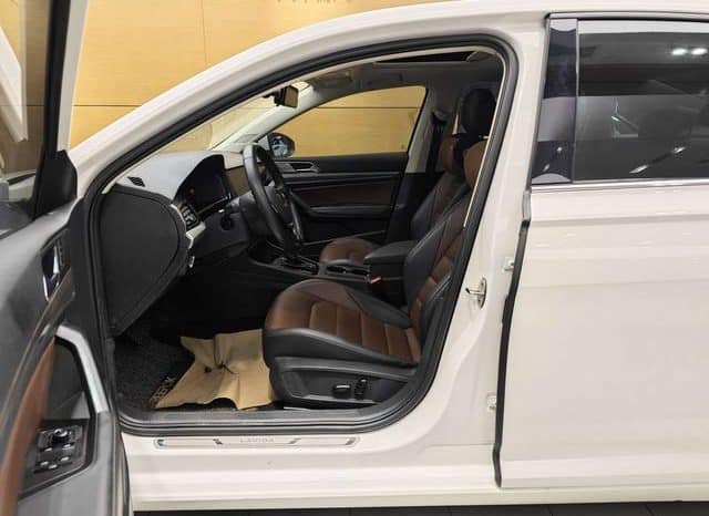
								Volkswagen Golf 7 (Lavida), 2022 full									
