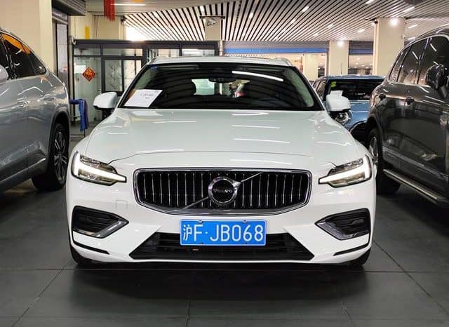 
								Volvo V60, 2020 full									