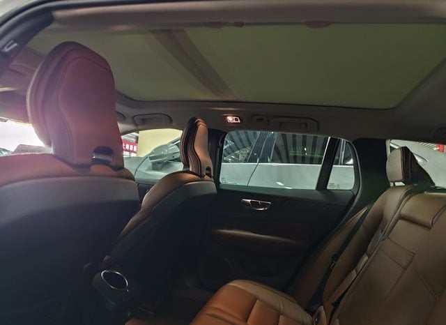 
								Volvo V60, 2020 full									