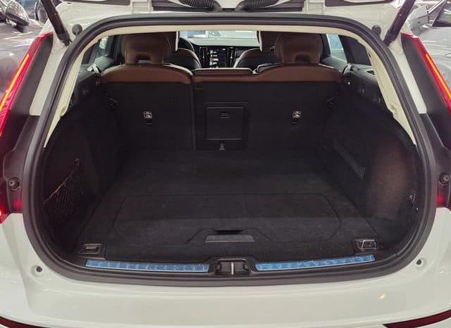 
								Volvo V60, 2020 full									
